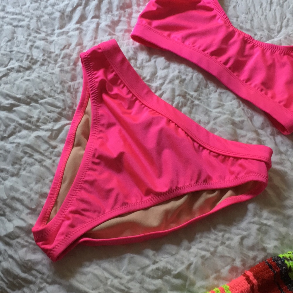 Hot Barbie Pink swimsuit - Picture 3 of 6